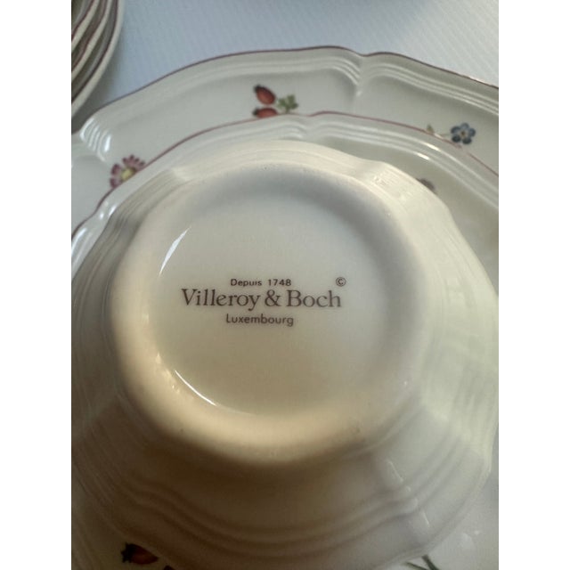 1970s Villeroy & Boch Luxembourg "Petite Fleur" 12 Trio Set: Cup Saucer Dessert Plate - 36 pcs For Sale - Image 9 of 17