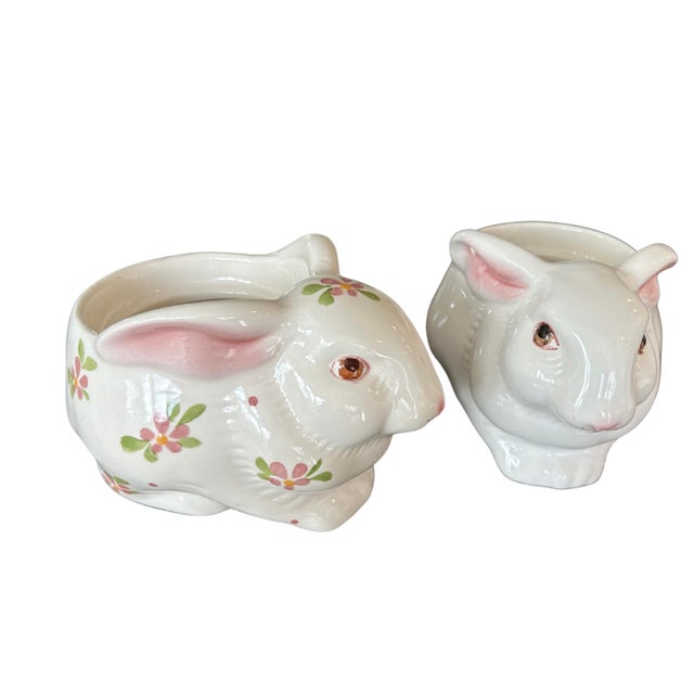 Pair of Vintage Avon Bunny Ceramic Planters – Handcrafted Floral Medley Spring Rabbit Decor, Made in Brazil, 1980s Collectible Set For Sale - Image 6 of 12