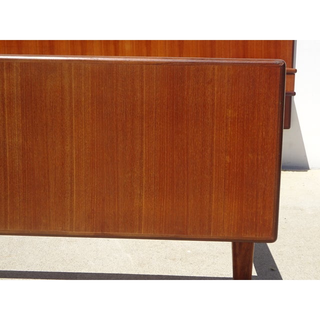 1960s Vintage Teak Bed with Integrated Nightstand, 1960s For Sale - Image 5 of 18