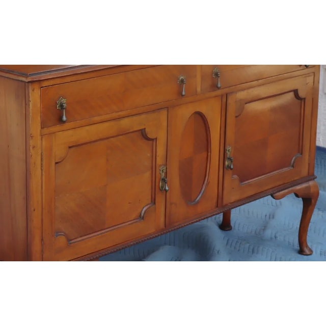 WELCOME AND THANK YOU FOR TAKING THE TIME TO LOOK!! Absolutely gorgeous, Stunning, Oak sideboard with beveled mirror in...
