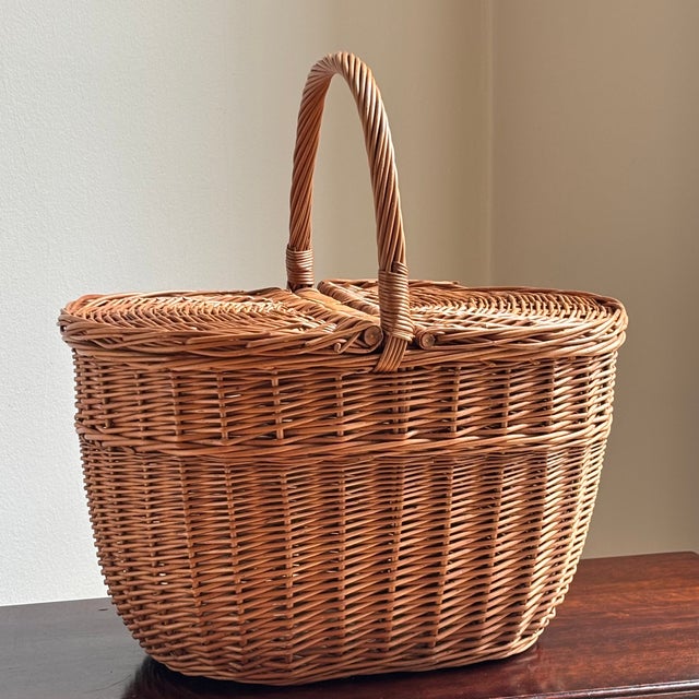 20th Century Rustic European-Style Oval Picnic Basket For Sale - Image 10 of 14