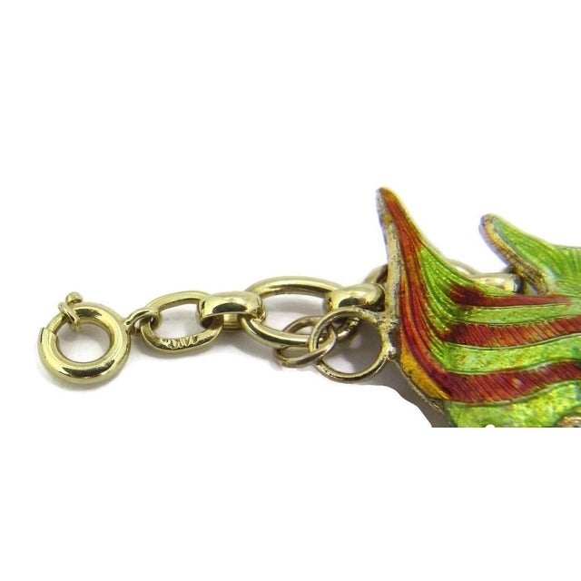 Metal Mid 20th Century Multi-Color Enamel 5 Fish 14k Yellow Gold Charms Chain Bracelet For Sale - Image 7 of 7
