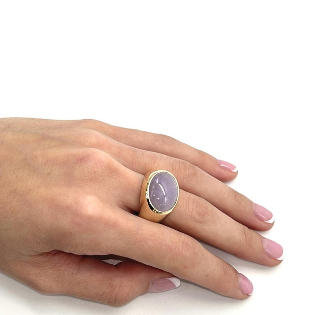 Early 21st Century Bezel-Set Pink Jade Cabochon Ring in 14k Yellow Gold - Size 6.75 For Sale - Image 5 of 6