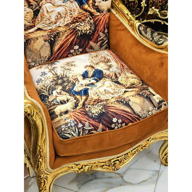 French Louis XV Bergère Chair With Romantic Tapestry Upholstery, Velvet Panels & Hand-Gilded Gold Leaf Frame For Sale - Image 4 of 7