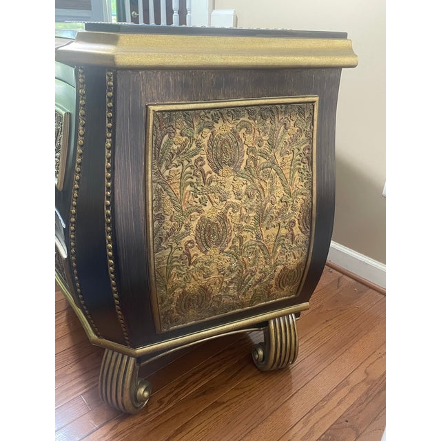 Late 20th Century Bombe Chest With Embossed Floral Panels, Gold Detail – Hollywood Regency Style For Sale - Image 4 of 10
