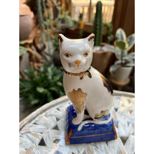 Ceramic Early 20th Century Staffordshire Cat Figurines - a Pair For Sale - Image 7 of 9