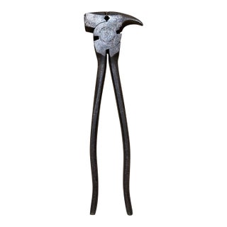 Vintage Pair of Diamalloy No. R510 Fencing Pliers Industrial Decor For Sale