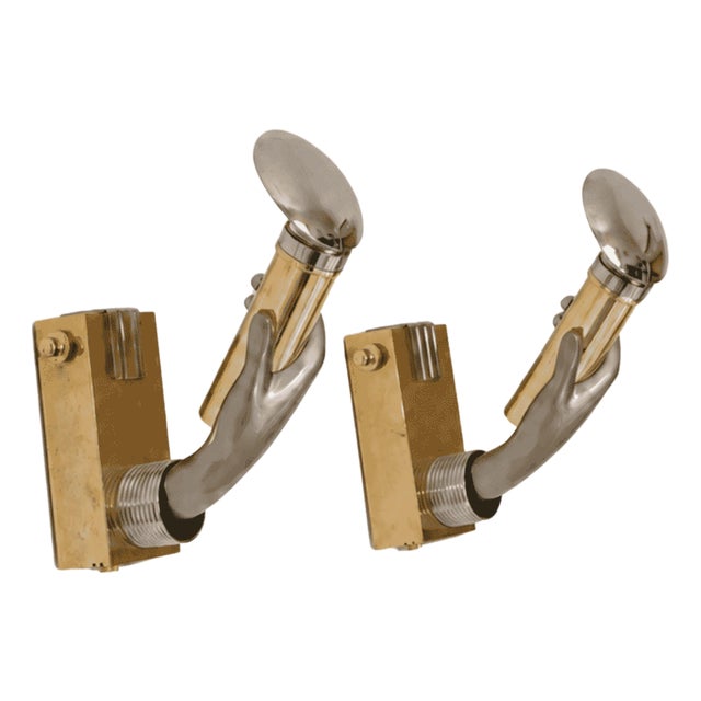 Italian Gothic Style Hand-Shaped Wall Sconces in Brass and Metal by Gio Ponti, 1970s, Set of 2 For Sale
