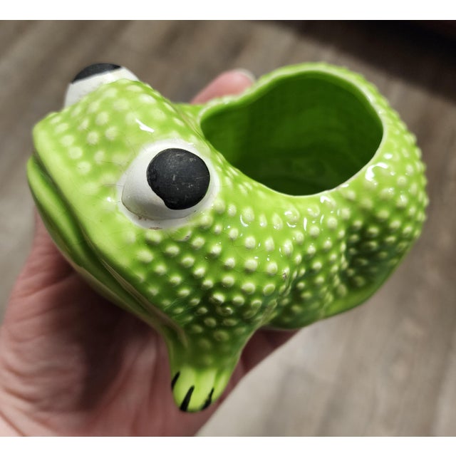Vintage Mottahedeh Jean Roger Style Frog Planter For Sale - Image 9 of 17
