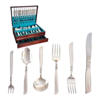 1950s Service for 12 Plus Hostess and Completer Oneida South Seas Community Silver Plated Flatware Set - 96 Pieces For Sale