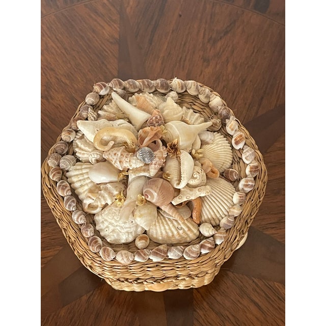1960s 1960s Sea Shell Encrusted Wicker Hexagonal Small Box For Sale - Image 5 of 5