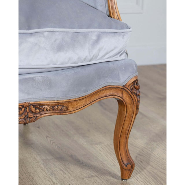 Pair of Louis XV-Style Beech Gondola Armchairs in Gray Velvet, 20th Century For Sale - Image 11 of 15