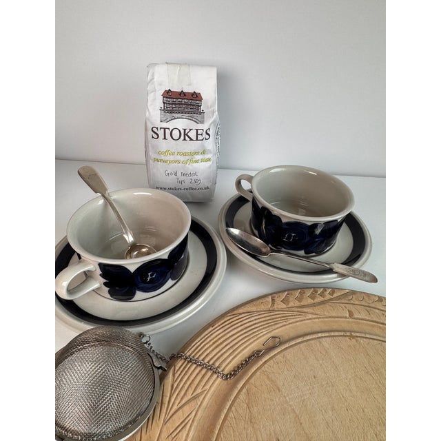 1950s 1950s Mid-Century Modern Arabia of Finland Blue Anemone Cup and Saucer Set- 10 Pieces For Sale - Image 5 of 8