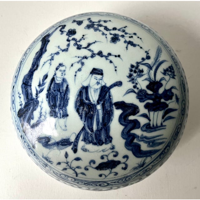 Chinese Antique Chinese Ming 9" Porcelain Box For Sale - Image 3 of 9