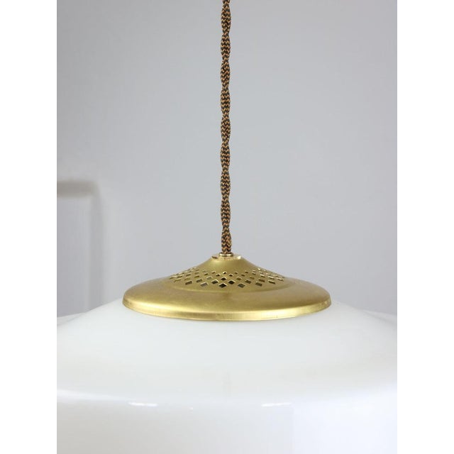 The lamp socket is designed for standard E27 light-bulb (not included) but also takes your standard American/Canadian E26...