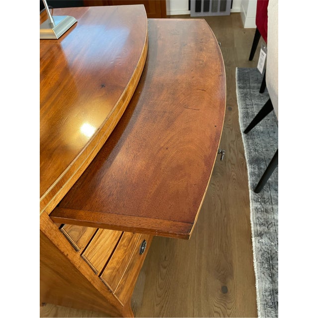 Hollywood Regency Bowfront Chest of Drawers in Mahogany For Sale - Image 3 of 7
