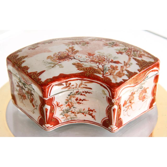 Antique Meiji Period Kutani Covered Pillow Box for Jewelry or Vanity Items For Sale - Image 12 of 12