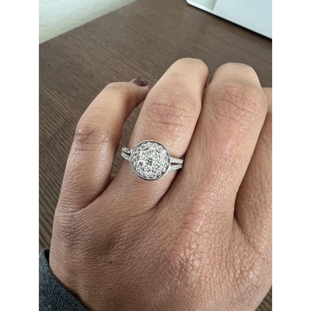 Modern Contemporary Natural Diamond 0.60 Carat White Gold Engagement Ring For Sale In Los Angeles - Image 6 of 8