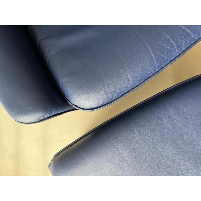 Set of DS 50 Lounge Chair with Ottoman in Dark Blue Leather from de Sede For Sale - Image 5 of 18