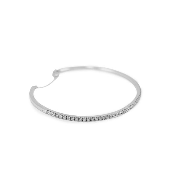 Modern Ladies 14k White Gold 1.50ctw Diamond Flexible Tennis Bangle Bracelet For Sale - Image 3 of 8
