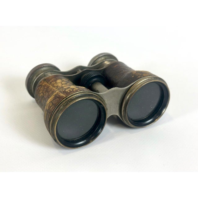 Antique Leather and Brass Binoculars from Le Jockey Club Paris, 1900s For Sale - Image 6 of 10