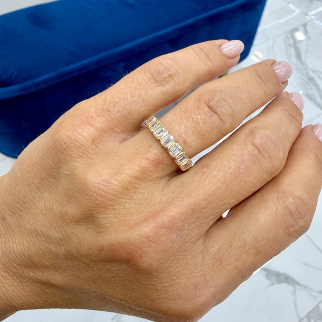 14k Yellow Gold 0.77ctw Emerald Cut Diamond Bezel Set Wedding Band Ring, Size 8 For Sale - Image 9 of 9