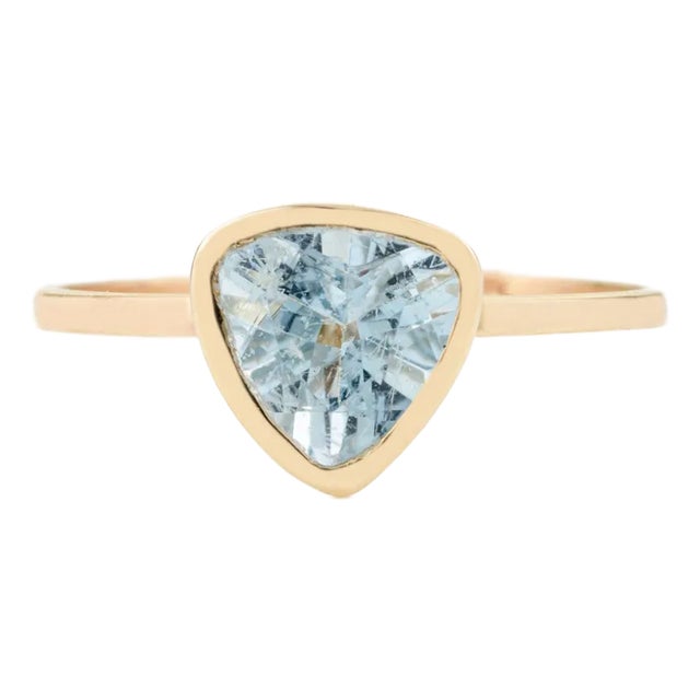 Art Deco Trillion Cut Aquamarine Ring in 14k Yellow Gold Size 7 For Sale