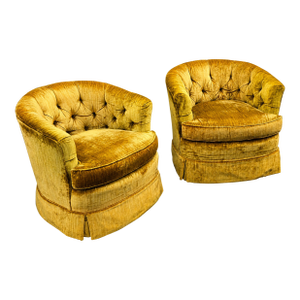 Pair of Henredon Tufted Barrel Back Swivel Lounge Chairs in Chartreuse Velvet on Casters, Circa 1970s
