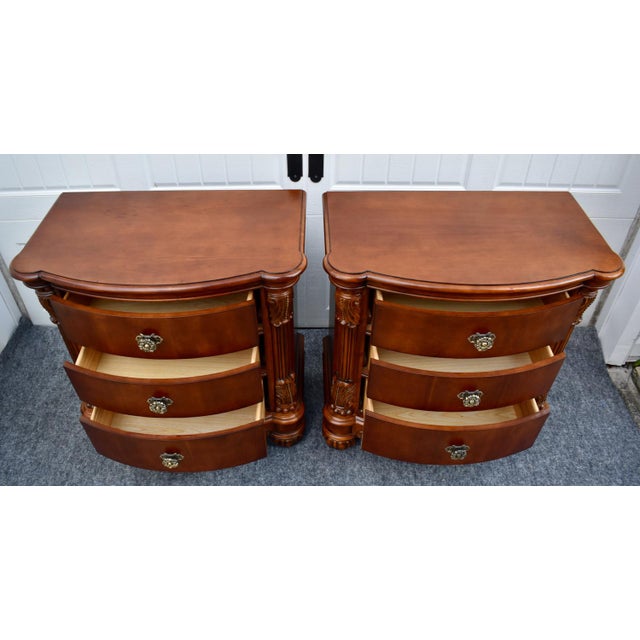 Vintage Pulaski Mahogany Nightstands Edwardian Collect 3-Drawer Bachelors Pair For Sale - Image 16 of 17