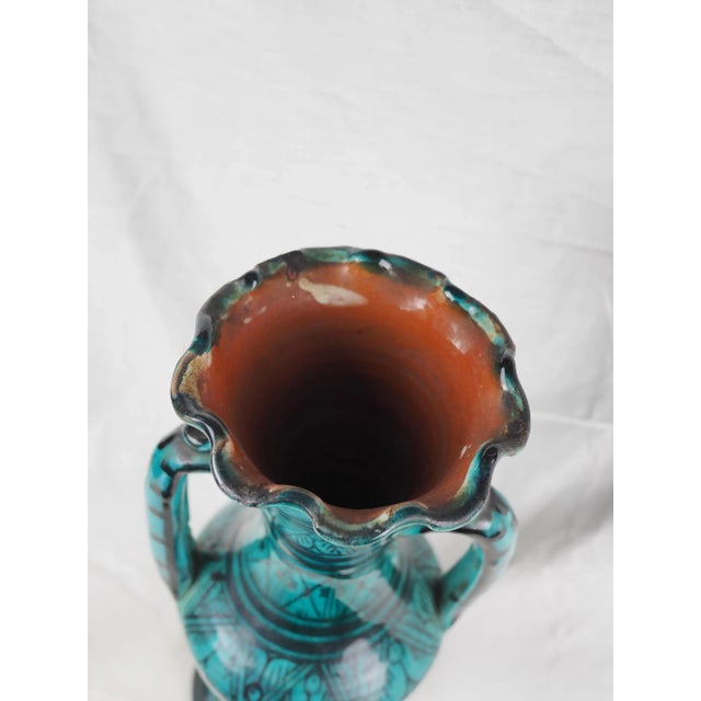 High green Safi vase with geometric pattern and big handles, wavy neck. Thick green enamel. This impressive 19th moroccan...