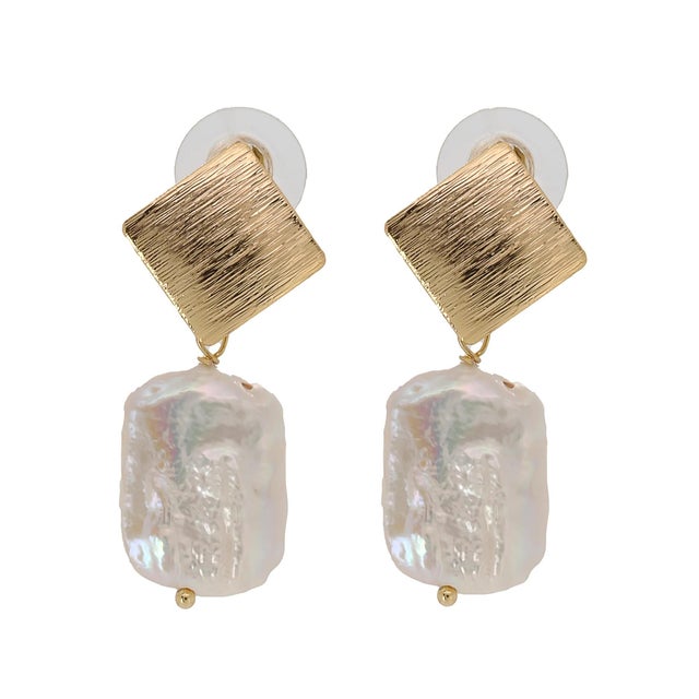 Pearl & Gold Cleopatra Earrings, A Pair For Sale In Miami - Image 6 of 7