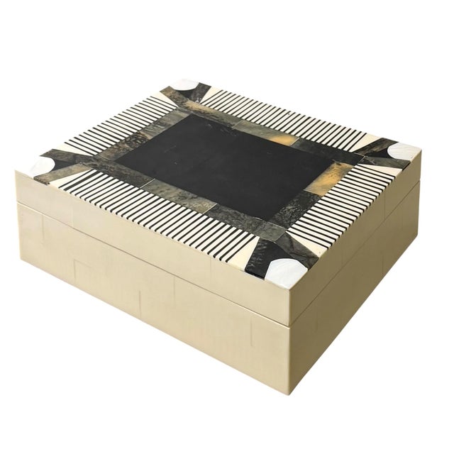 Mid-Century Modern Vintage Bone, Mother-of-Pearl and Ebony Decorative Box For Sale - Image 3 of 10