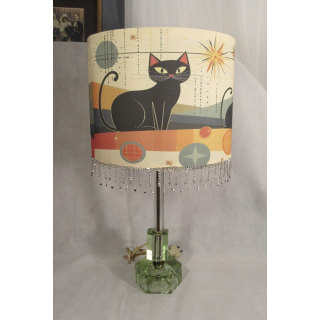 Mid 20th Century Mid-Century Modern Etched Glass Lamp + Atomic Cat Print Shade For Sale - Image 4 of 10