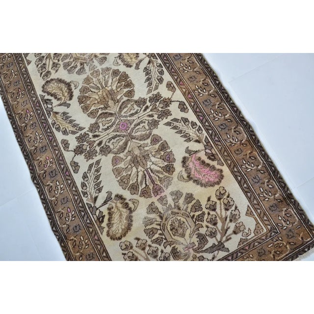 1950s Mid 20th Century Oushak Anatolian Floral Carpet For Sale - Image 5 of 10