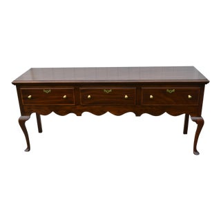 Vintage Henkel-Harris Large Queen Anne Style Banded Mahogany Three Drawer Sideboard For Sale
