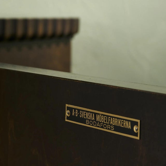Wood Cabinet with Decorative Carvings in Stained Birch by Axel Einar Hjorth for A.B. Svenska Möbelfabrikerna Bodafors, 1920s-1930s For Sale - Image 7 of 13