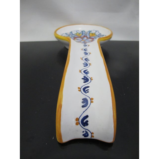 Ceramic Ricco Deruta Italian Majolica Brightly Hand Painted Pottery Spoon Rest For Sale - Image 7 of 10