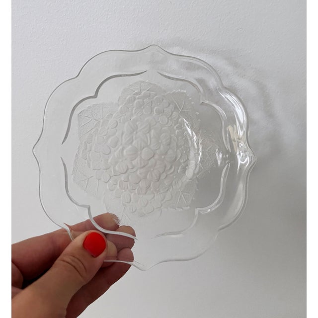 Mid-Century Modern Vintage Mid-Century Modern Small Glass Floral Motif Bowls - Set of 3 For Sale - Image 3 of 6