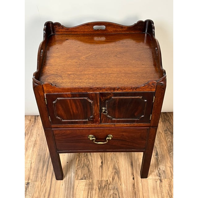 Antique George III Bedside Commode With Pull Out Leather Surface C. Late 18th Century For Sale In Boston - Image 6 of 7