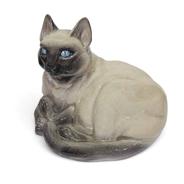 Italian Hand-Glazed Terracotta Siamese Cat Figurine, 9.5", C. 1965–1975 For Sale - Image 4 of 11