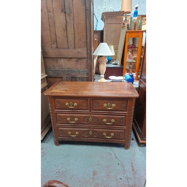 Wood 18th Century Chestnut and Oak Chest of Drawers For Sale - Image 7 of 10