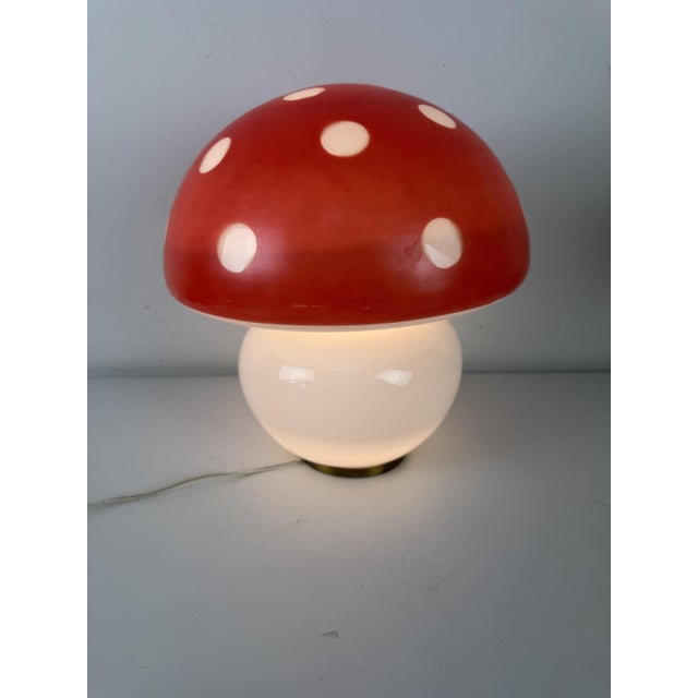 "Mushroom" table lamp in Murano glass with a brass base, 1970s E14 lamp Height 33 cm Diameter 30 cm Intact and in good...