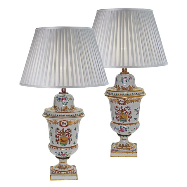 Edmé Samson Pair of Vintage French Armorial Samson Porcelain French Décor Chinese Export Style Table Lamps For Sale - Image 4 of 14