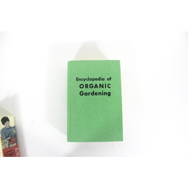 Mid-Century Modern 1977 Encyclopedia of Organic Gardening, Rodale Vintage Hard Cover Book Bookshelf Styling, Gift for Gardener For Sale - Image 3 of 6