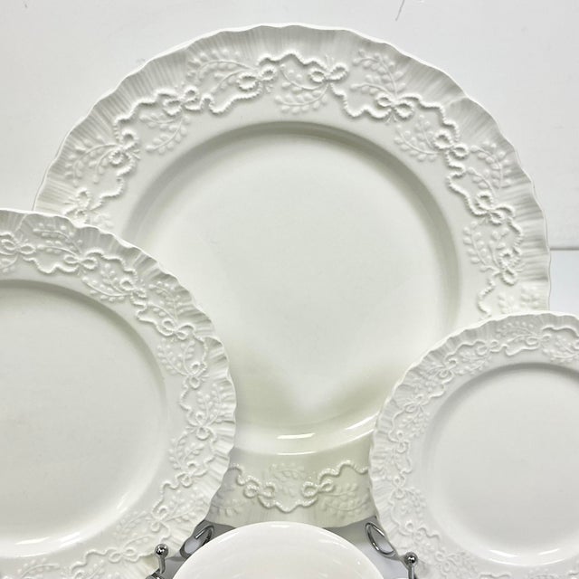 1989 Vintage English Americana Wedgwood for Ralph Lauren Le Blanc Claire Dinnerware - 5 Piece Place Setting For Sale - Image 6 of 12