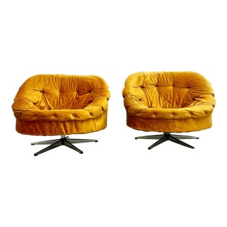 Mid Century Swivel Round Pod Lounge Chair’s - a Pair For Sale