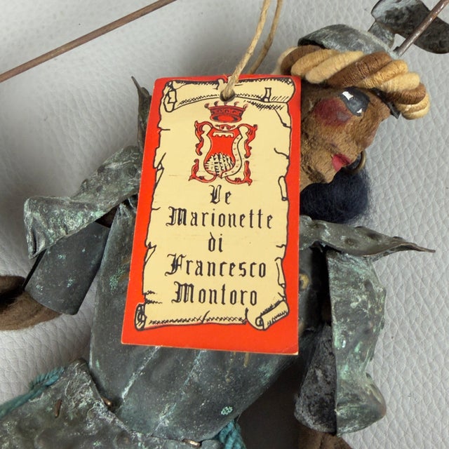 Sicilian Puppet Marionettes in Brass and Wood by Francesco Montoro, 20th Century, Set of 2 For Sale - Image 9 of 12