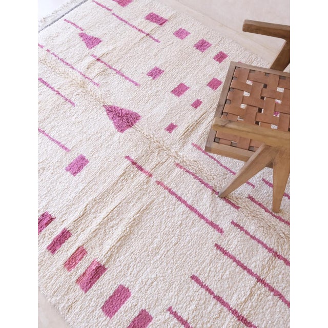 2020s 2020's Moroccan Pink Azilal Wool Rug - 9.9 X 6.4 Ft For Sale - Image 5 of 9