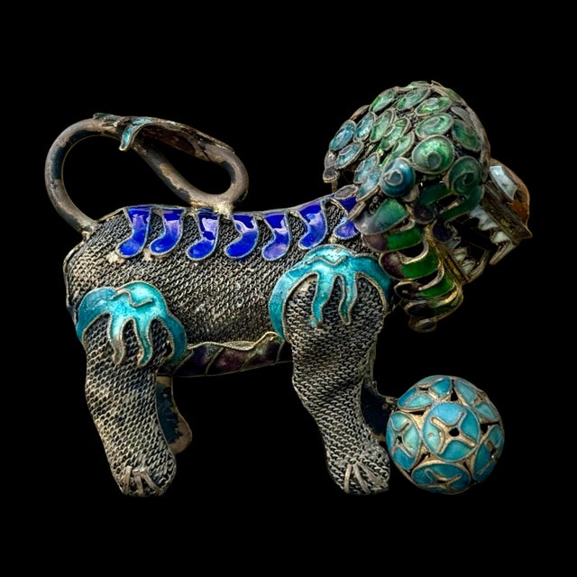 Metal Antique Chinese Enamel Foo Dogs - Gilt Copper Filigree Temple Guardian Lions - Pair For Sale - Image 7 of 9