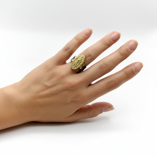 1990s Ancient-Inspired Classical Sterling Silver and 24k Gold Ring With Diamonds, Size 7 For Sale - Image 9 of 9